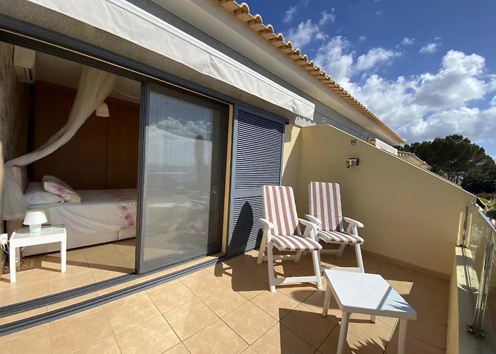 Casa Das Pedras Pretas - By Wehost
