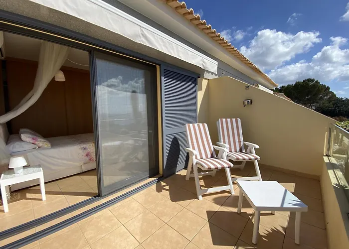 Casa Das Pedras Pretas - By Wehost